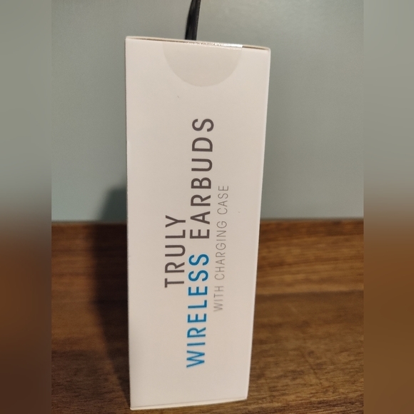 New - Vivitar Truly Wireless Airbuds Bluetooth By iConcepts With Charging Case - Picture 5 of 8